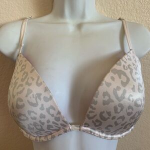 Victoria’s Secret plunge bra 36D